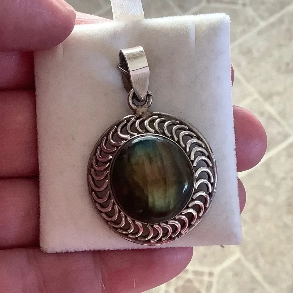 𝅺sterling SILVER 925 ROUND LABRADORITE STONE PENDANT​